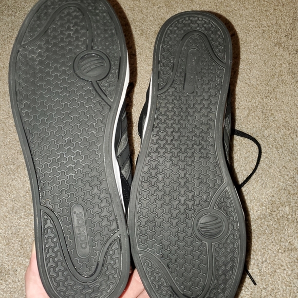 Shoes - Picture 8 of 9